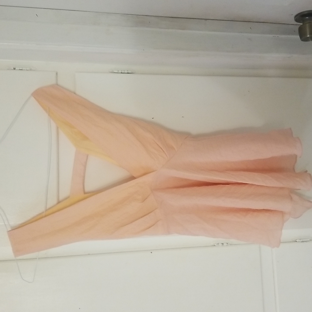 Super cute peach color blouse sz large